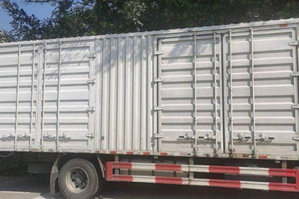 good Dongfeng Liuzhou Motor's new Chenglong M3 medium-duty truck, 200 hp, 4x2, truck chassis (China