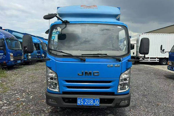 Jiangling Xin Kaiyun 116HP 4.1m single-row van light truck with single axle. Used Jiangxi Isuzu truck. for sale