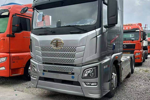 Qingdao Jiefang JH6 heavy-duty truck, 610 hp, 6x4, AMT, dual-drive, used Weichai tractor