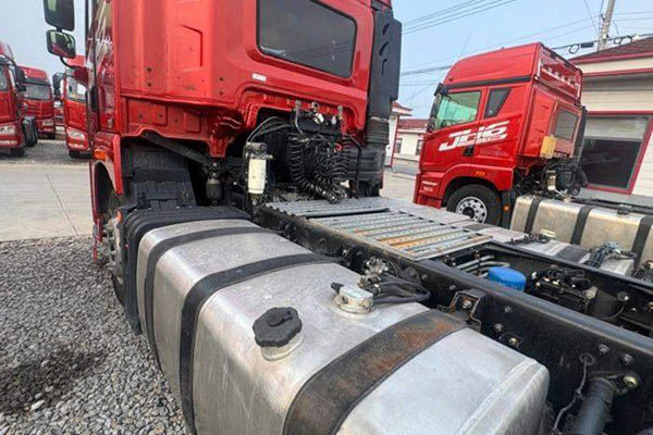 Qingdao Jiefang JH6 heavy-duty truck, Excellence Edition 2.0, Northern model, 460 hp, 6x4 dual-drive for sale