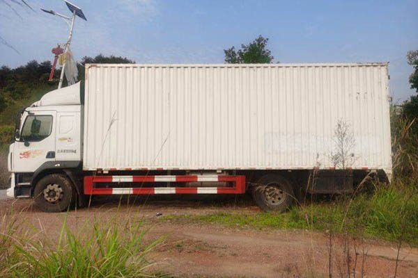 Dongfeng Liuzhou Motor's new Chenglong M3 medium-duty truck, 200 hp, 4x2, truck chassis (China