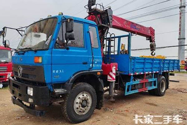Dongfeng Truck-Mounted Crane Dongfeng Chassis 180 5.7 4X2 for sale