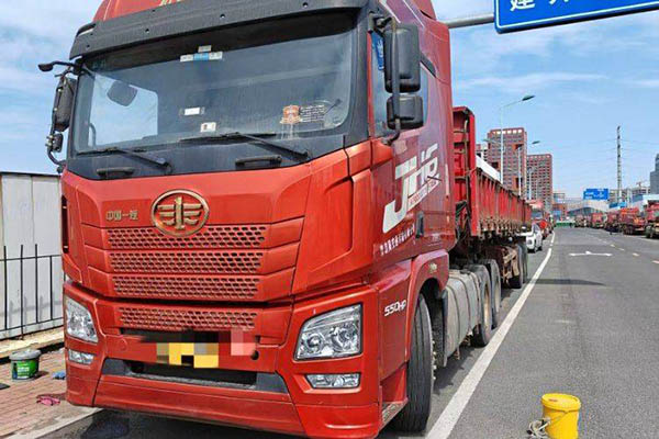 Qingdao Jiefang JH6 heavy-duty truck, Pilot Edition, 550 hp, 6x4 dual-drive, Weichai used tractor