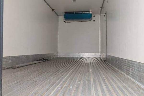 sale Dongfeng Tianjin 260hp refrigerated truck