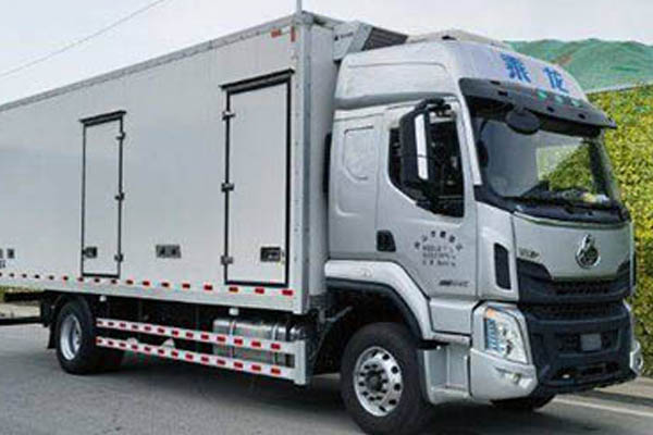 Dongfeng Liuzhou Motor Chenglong H5 medium-duty truck, 245 hp, 4x2, 6.8m (China VI) single-axle, Yuc