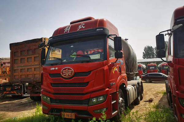 good Qingdao Jiefang Han V heavy-duty truck, 460 hp, 6x4 dual-drive, Weichai used tractor