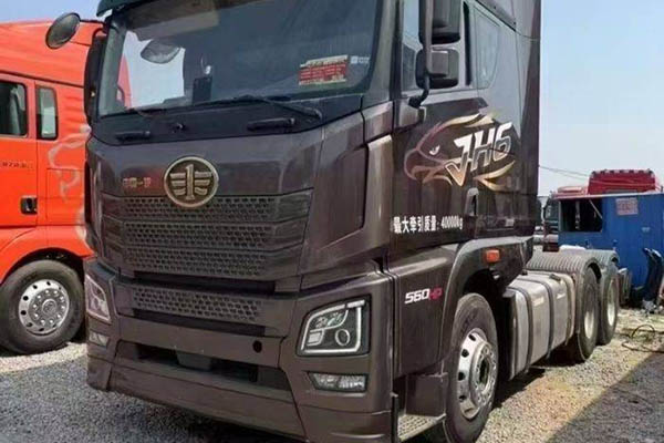 Qingdao Jiefang JH6 heavy-duty truck, Pilot Edition, 560 hp, 6x4 dual-drive, used Xichai tractor