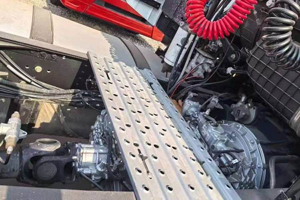 Qingdao Jiefang JH6 heavy-duty truck, Pilot Edition 2.0, 480 hp, 6x4, AMT, dual-drive, used Weichai in China