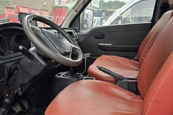 Changan Leaper D5 PLUS Comfort Edition, 116 hp, 3.05m double-row, single-axle, Yunnei Power used tru in China
