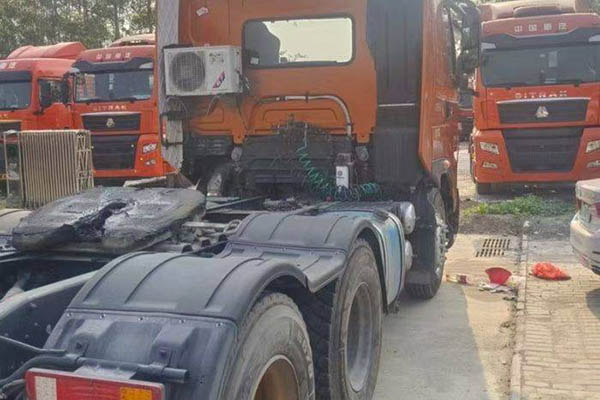 sale Dongfeng Liuzhou Motor Chenglong H7 heavy-duty truck, 460 hp, 6x4 tractor (National V) dual-drive, u