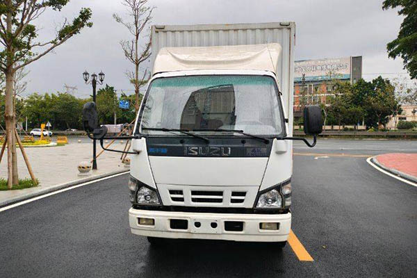 Jiangling Xin Kaiyun 116HP 4.21m single-row van light truck with single axle. Used Qingling Isuzu tr in China