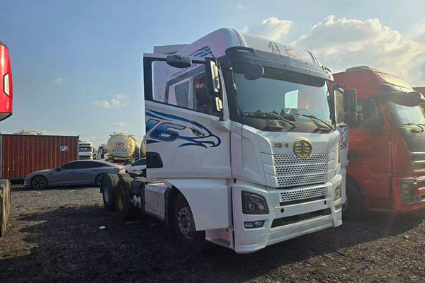 Qingdao Jiefang JH6 heavy-duty truck, 480 hp, 6x4 dual-drive, Weichai used tractor for sale