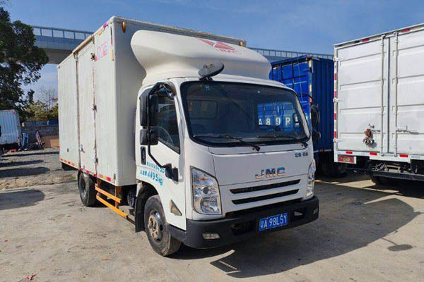 good Jiangling Shunda wide-body, 116 hp, 4.07 m single-row van light truck, single axle. Used Jiangxi Isu