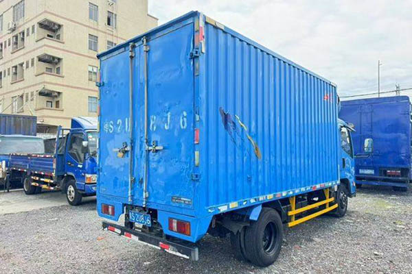 Jiangling Xin Kaiyun 116HP 4.1m single-row van light truck with single axle. Used Jiangxi Isuzu truck. in China