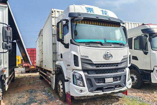 Dongfeng Liuzhou Motor Chenglong H5 260HP 4X2 9.7m Box Truck (China VI Emission Standard) Single Axl