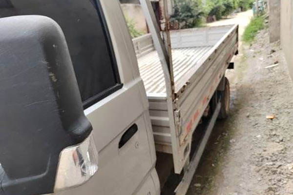 Changan X5 PLUS Standard Edition 1.5L 112HP 3.6m Single-Row Flatbed Pickup Truck (National V Emissio in China