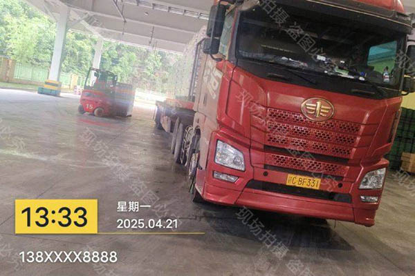 Qingdao Jiefang JH6 heavy-duty truck, 500 hp, 6x4 dual-drive, Weichai used tractor in China