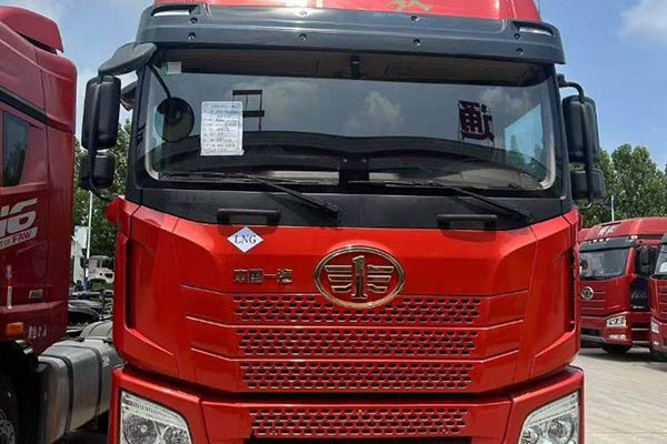 good Qingdao Jiefang JH6 heavy-duty truck, 460 hp, 6x4 LNG tractor (Fast 16-speed), National VI standard
