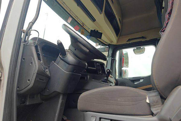 sale Shacman Delong X6000 Comfort Edition 560HP 6X4 Tractor (China VI) Dual Drive Weichai Used Tractor