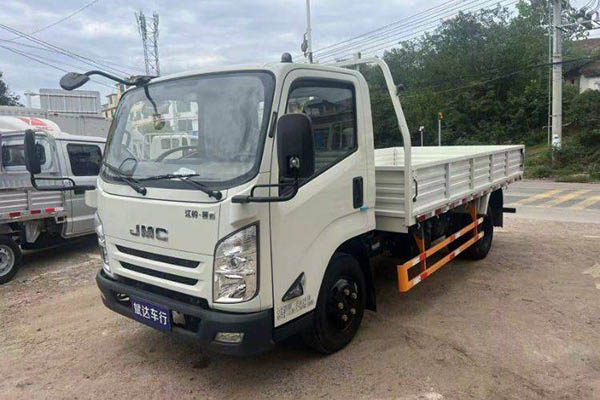 Jiangling Kaiyun upgraded version, medium-sized, standard model, 116 horsepower, 4.155m, single-row, flatbed, light truck, single axle. Used Jiangxi Isuzu truck
