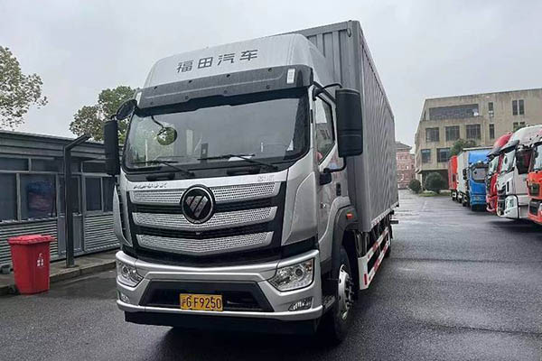 Used Foton Euro Air R Series 240HP 4X2 8.1m Single Axle Cummins Van Truck