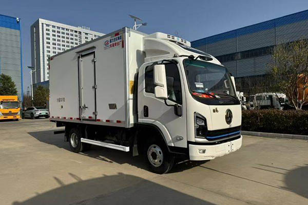 sale Refrigerated truck Shacman Delong K5000 156 4.2 4X2