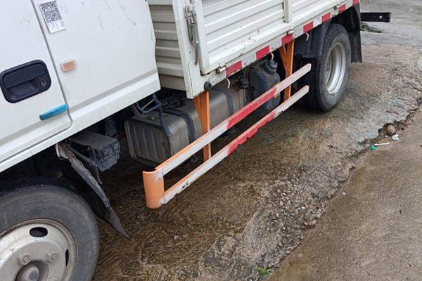 Jiangling Shunda narrow-body, 129 hp, 3.21m long, single-axle dump truck. Used Isuzu dump truck from Jiangxi in China