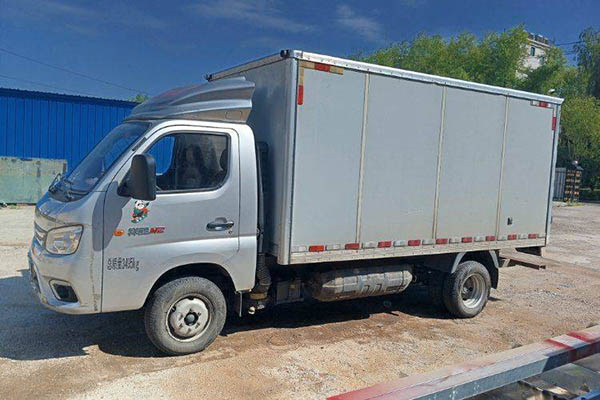 Foton Xiangling M2 Pro 2.0L 122HP CNG 3.7m single-row flatbed minivan, single-axle, used Dong'an truck