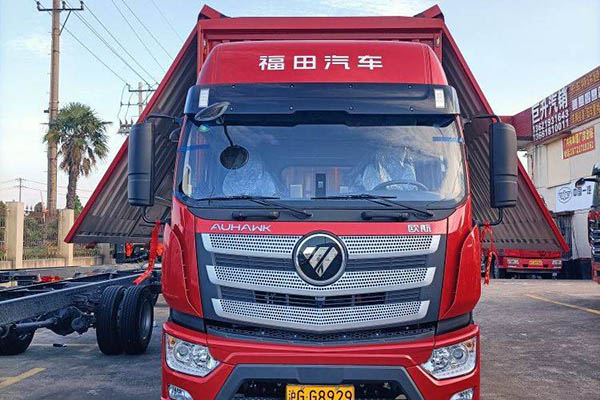 good Foton Auman AR Series 240HP 4X2 6.8m High-Roof Single-Axle Van Truck. Used Foton Cummins Truck