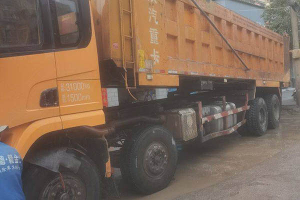 Shacman Delong X3000 430HP 8x4 8.6m dump truck (National V) with 4x4 front and 8x8 rear wheels. Used Weichai dump truck.