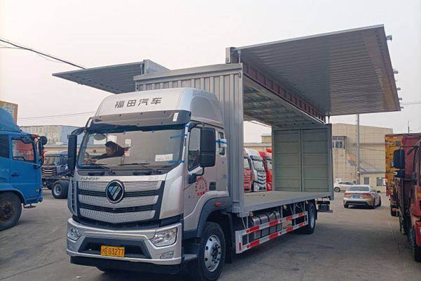 Foton Auman AR Series 240HP 4X2 9.85m High-Roof Single-Axle Box Truck Used by Yuchai