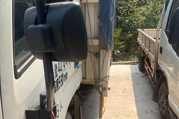 Jiangling Kaiyun Blue Whale 152HP 4.12m Single-row Stakeout Light Truck Single-axle Used Jiangling Truck in China