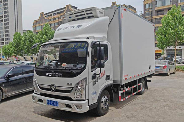 Used Foton Auman Express 150HP 4.14m single-row van light truck with single axle and Cummins engine