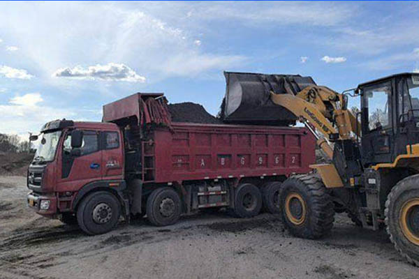 Futian Ruiwo Q9 270HP 8X4 6m dump truck Yuchai used dump truck in China