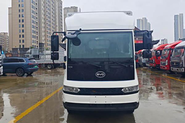 BYD T5EV Fortune Edition 4.5T 4.03m single-row pure electric light truck with a 94.3kWh capacity