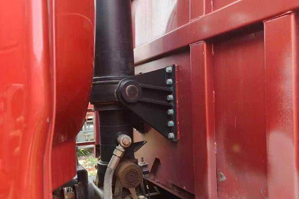 sale Futian Ruiwo King Kong ES7 270HP 6X2 7.4m dump truck with front and rear four-wheel drive. Yuchai used dump truck