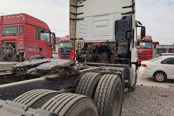 sale Jiangling Heavy Truck Weilong HV5 heavy-duty truck, economy version, 470 hp, 6x4 dual-drive tractor, used Qingling Isuzu tractor