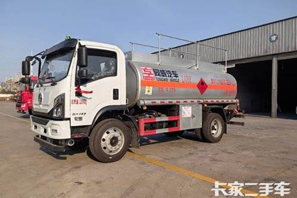 Dongfeng Tianjin 160 6 4X2 fuel tanker truck in China