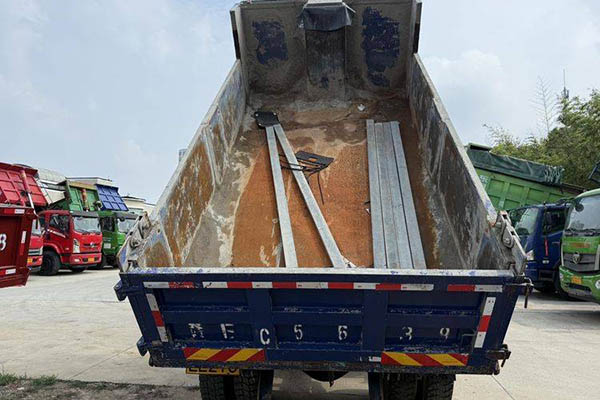 sale Foton Ruiwo King Kong ES5 220HP 4X4 4.5m dump truck 4X4 Yuchai used dump truck