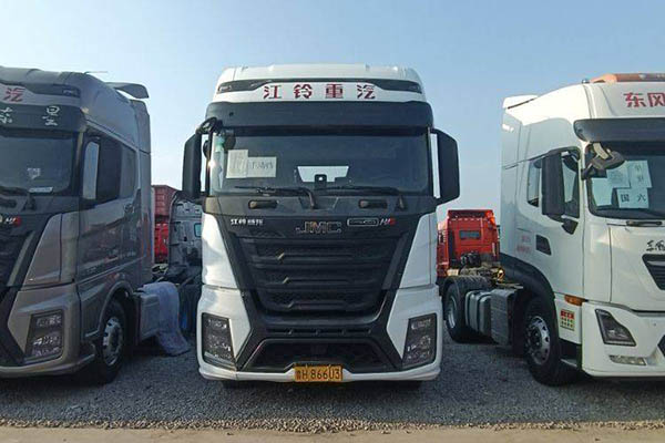 good JMC Heavy Duty Truck Weilong HV5 heavy-duty truck, 530 hp, 6x4 AMT automatic transmission, dual-drive, used Xichai tractor truck