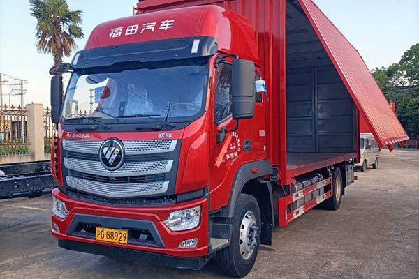 Foton Auman AR Series 240HP 4X2 6.8m High-Roof Single-Axle Van Truck. Used Foton Cummins Truck