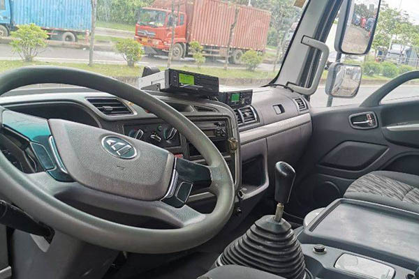 sale Used Foton Aumark 5 Series medium truck, standard version, 170 hp, 4x2, 7.75m box truck, single axle, Cummins