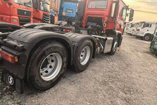 sale Shacman Heavy Duty Truck Delong M3000S 490HP 6X4 tractor (China VI) dual-drive Cummins used tractor with yellow license plate