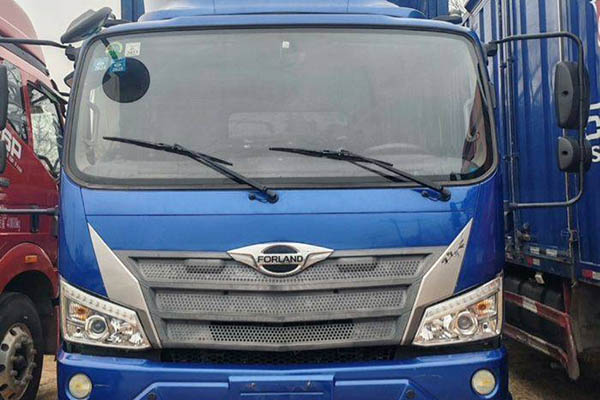 good Foton Ruiwo ES5 220HP 6x2 6.8m semi-stakes truck with four front and four rear wheels. Used Weichai truck