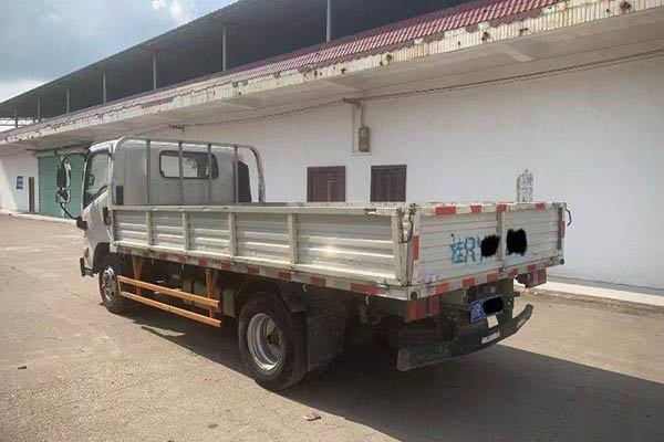 sale Jiangling Kaiyun mid-size luxury truck, 129 hp, 4.155 m, AMT automatic transmission, single-row flatbed light truck, single axle, used Jiangling truck