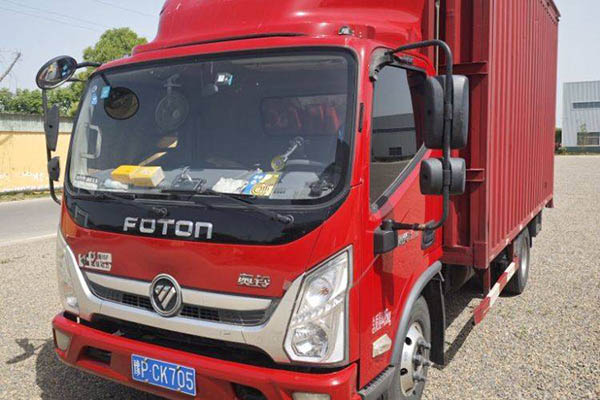 Used Foton Auman Express 150HP 4.14m single-row van light truck with single axle and Cummins engine