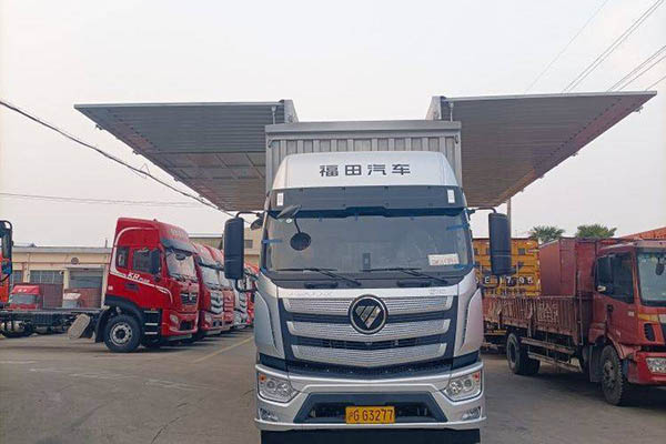good Foton Auman AR Series 240HP 4X2 9.85m High-Roof Single-Axle Box Truck Used by Yuchai