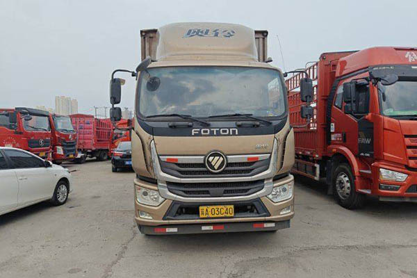good Foton Auman Hornet 210HP 9.78m semi-van truck, single axle, used Foton Cummins truck