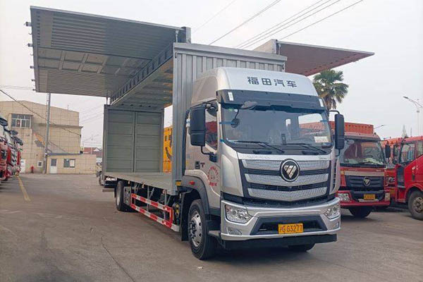Foton Auman AR Series 240HP 4X2 9.85m High-Roof Single-Axle Box Truck Used by Yuchai in China