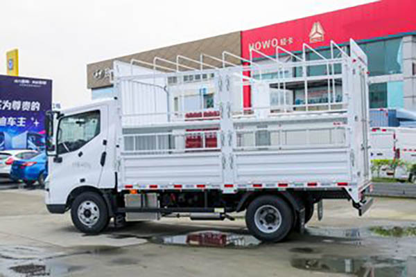 BYD T5DM Fortune Edition 4.5T 4.03m single-row plug-in extended-range hybrid light truck with 18.3kWh in China